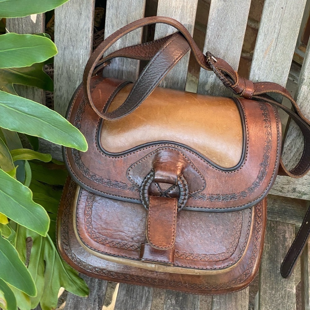 𝅺handcrafted Bolivian genuine leather saddle bag
